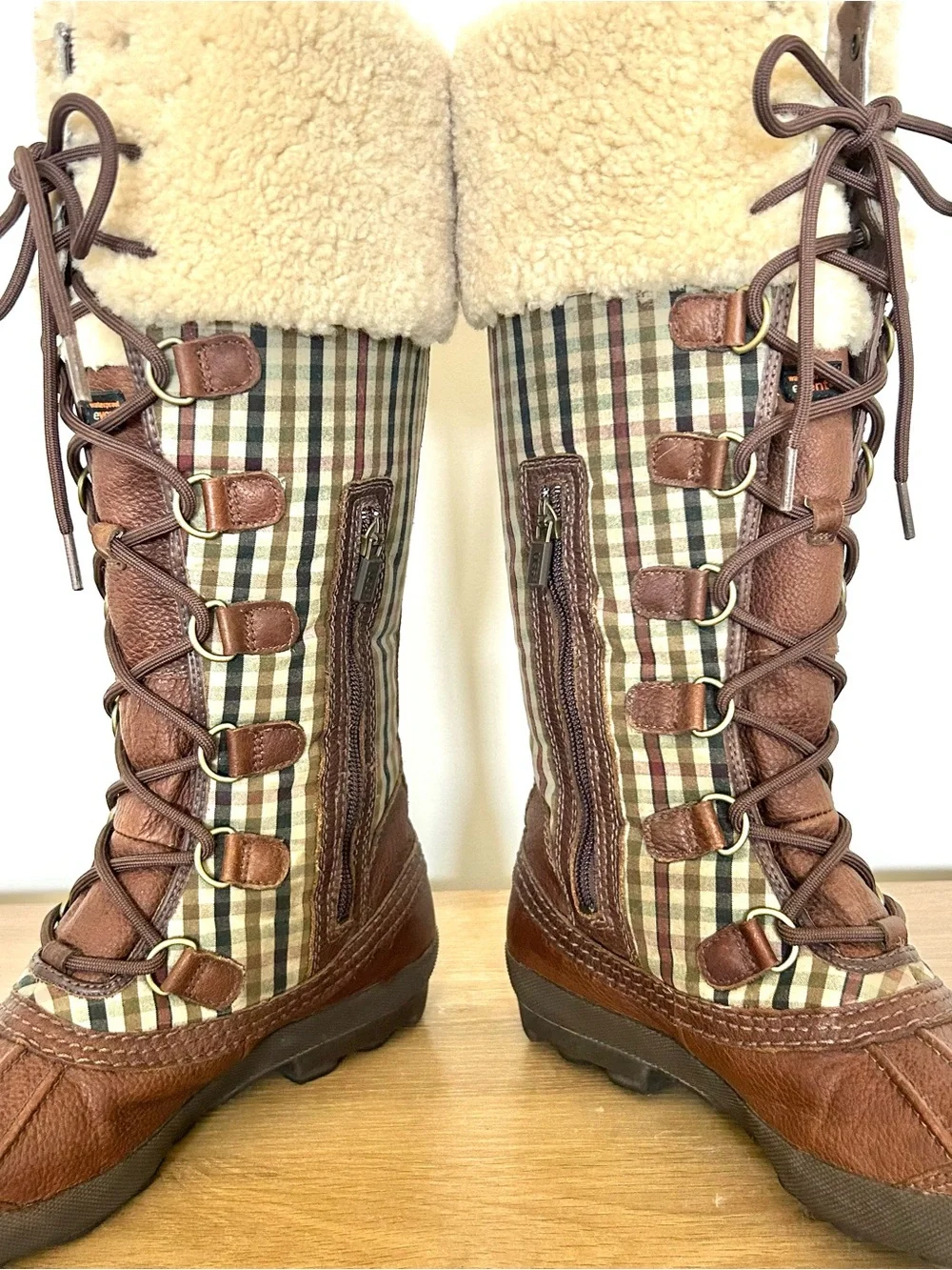 Vintage UGG Edmonton Lace Up Brown Leather Plaid Boots WM8 EU39